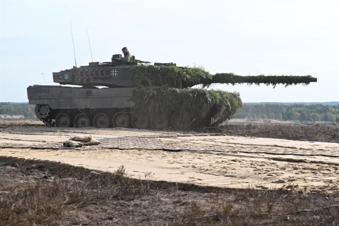 Germany wont block Poland giving Ukraine tanks: Minister